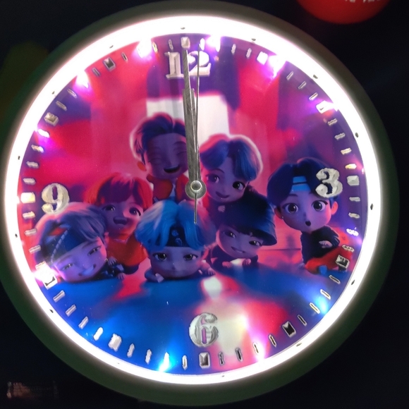 BTS group clock - Picture 2 of 6